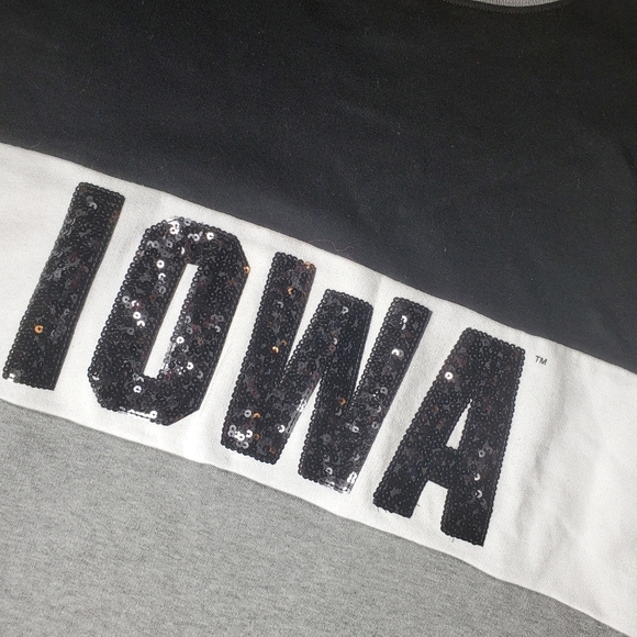 PINK Victoria’s Secret University of Iowa Hawkeyes Fleece Pullover Size XS EUC - Picture 7 of 16